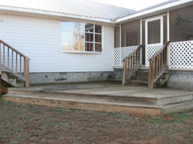 2025 Della Slaton Rd, Comer, GA 30629 photo 2