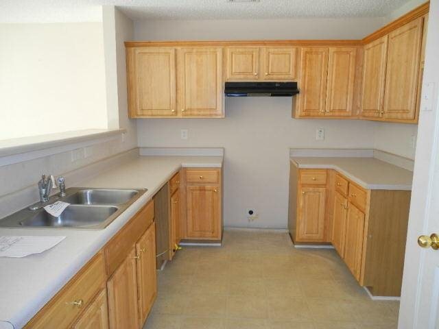2187 Miranda Dr, Morrow, GA 30260 photo 5