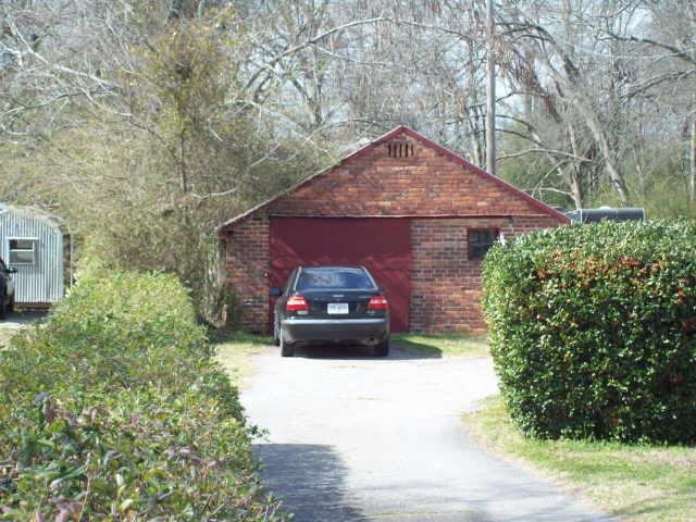 209 Moye St, Barnesville, GA 30204 photo 3