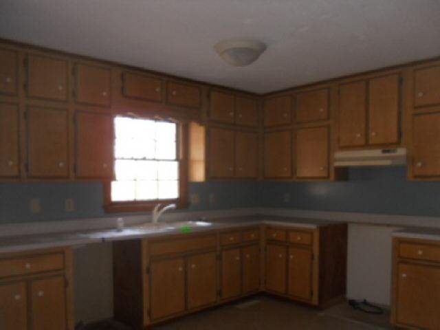 75 Stonewood Dr, Toccoa, GA 30577 photo 3