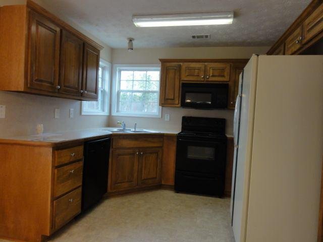 335 Lamar Ln, Covington, GA 30016 photo 2