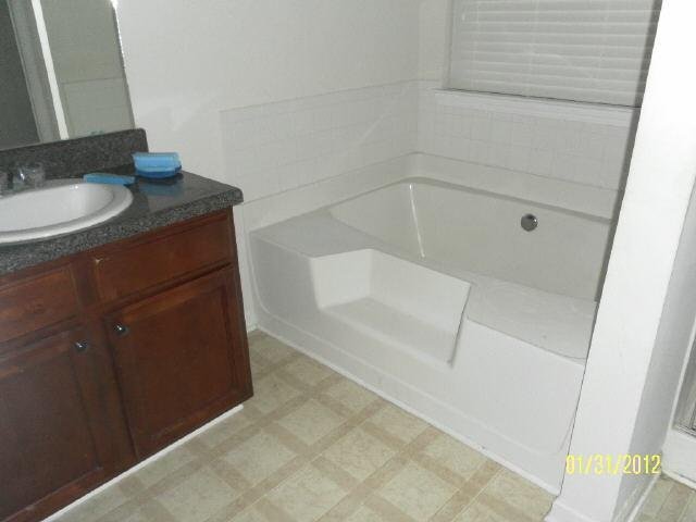 630 Barshay Dr, Covington, GA 30016 photo 4