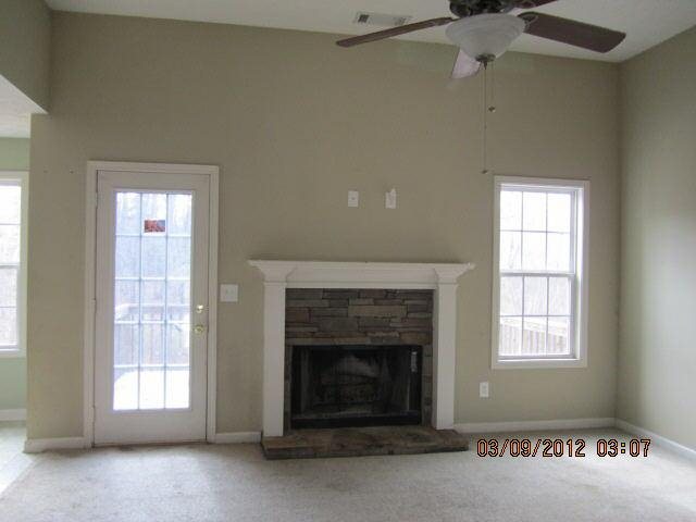 138 Red Oak Dr, Barnesville, GA 30204 photo 2