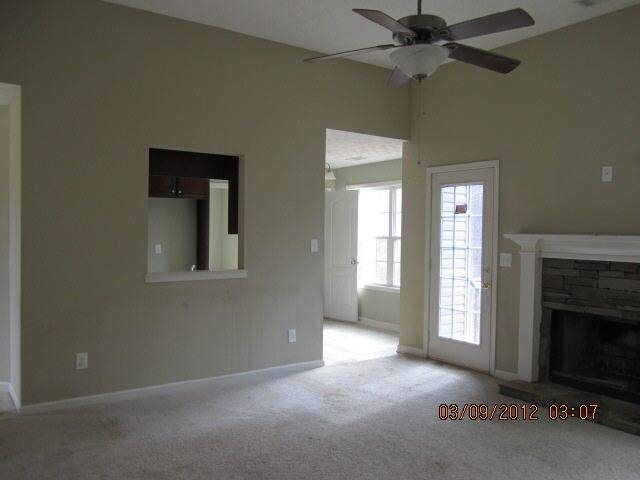 138 Red Oak Dr, Barnesville, GA 30204 photo 3