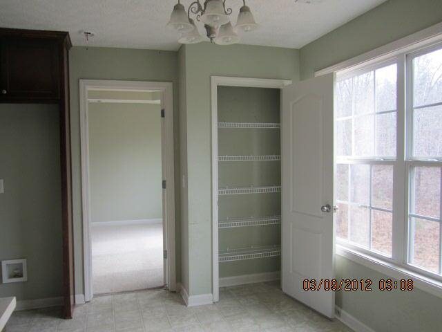 138 Red Oak Dr, Barnesville, GA 30204 photo 4