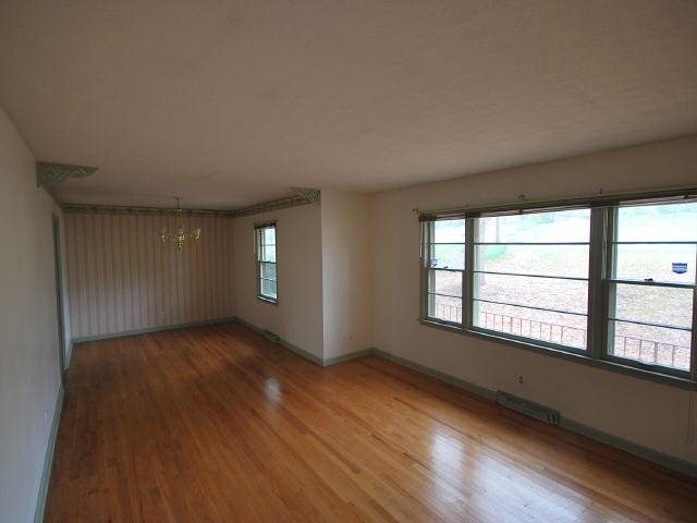 323 Park Hill Dr, Lagrange, GA 30240 photo 2