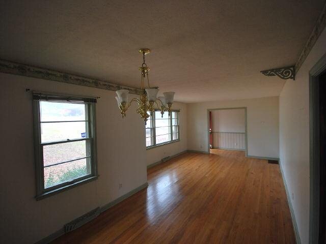 323 Park Hill Dr, Lagrange, GA 30240 photo 3