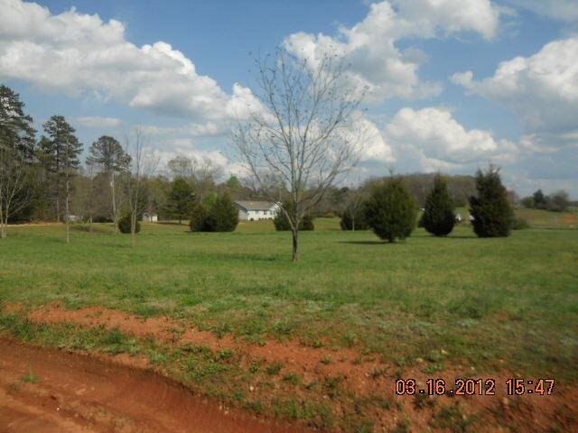 300 Loop Rd, Commerce, GA 30530 photo 2