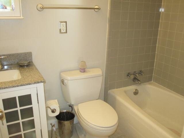 4084 Commodore Dr, Chamblee, GA 30341 photo 11