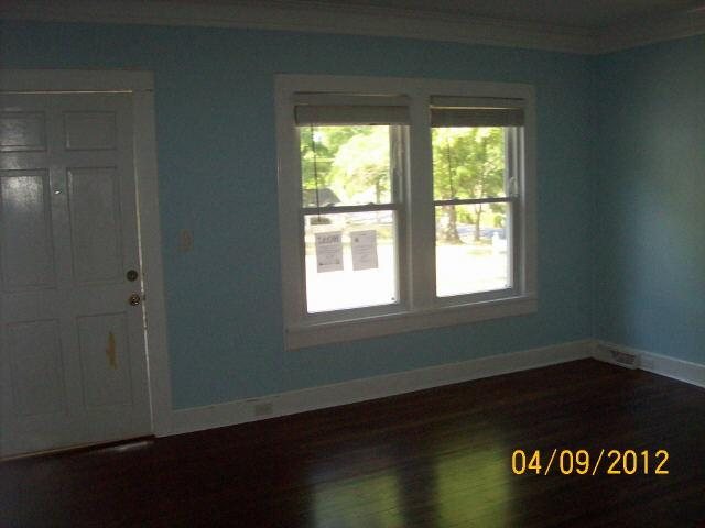 4 S 3rd St, Lindale, GA 30147 photo 2