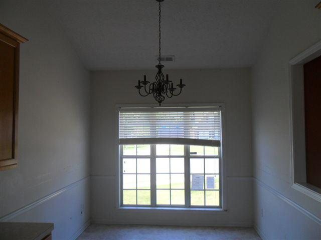 6774 Oakleigh Ct, Rex, GA 30273 photo 5