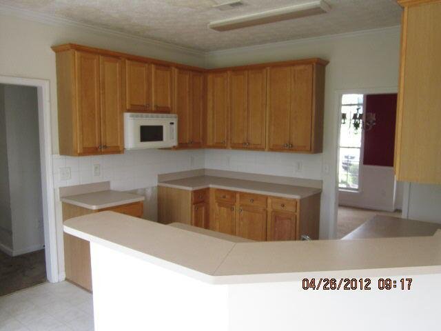 6787 Oakleigh Ct, Rex, GA 30273 photo 4