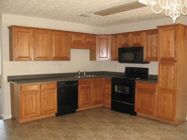 121 Post Oak Dr, Jackson, GA 30233 photo 8
