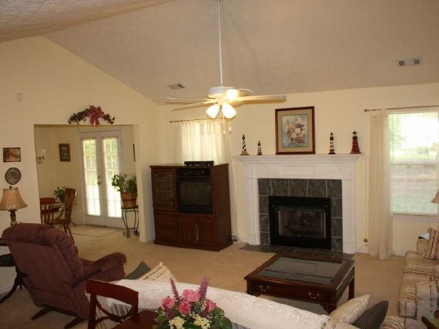 201 Old Pond Rd, Lagrange, GA 30241 photo 2