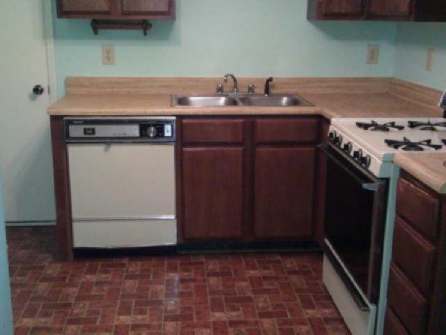 5602 Phillips Dr, Morrow, GA 30260 photo 4