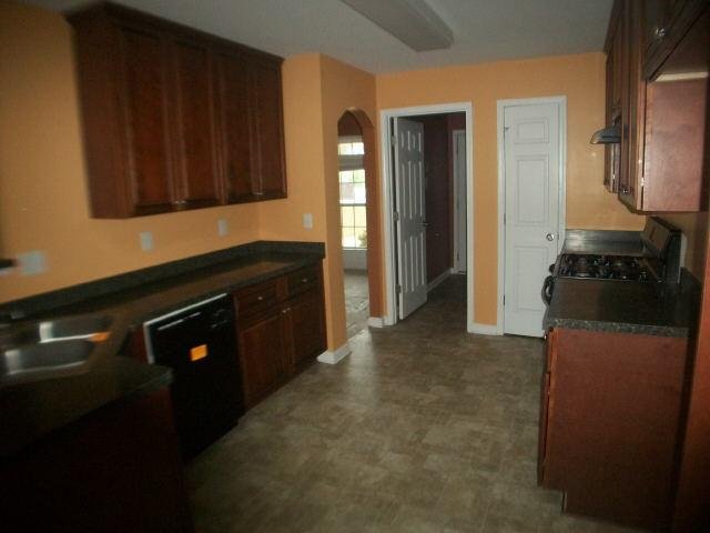 708 Winesap Ct, Hampton, GA 30228 photo 3