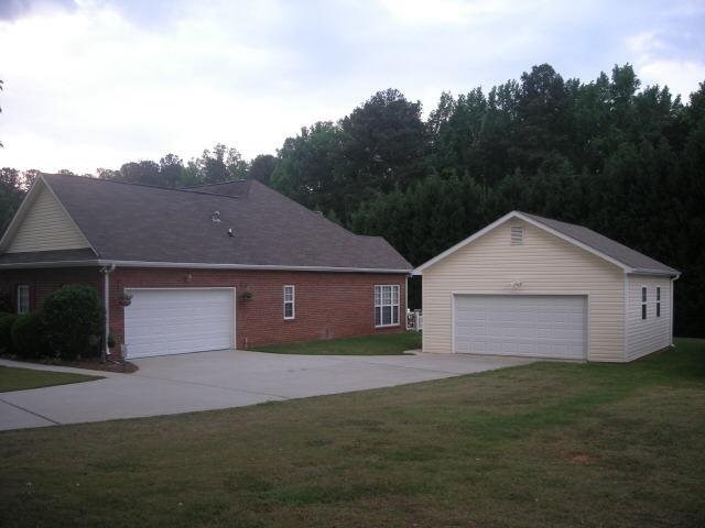 13768 Panhandle Rd, Hampton, GA 30228 photo 4