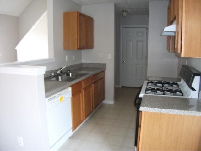 190 Meadowridge Dr, Covington, GA 30016 photo 4