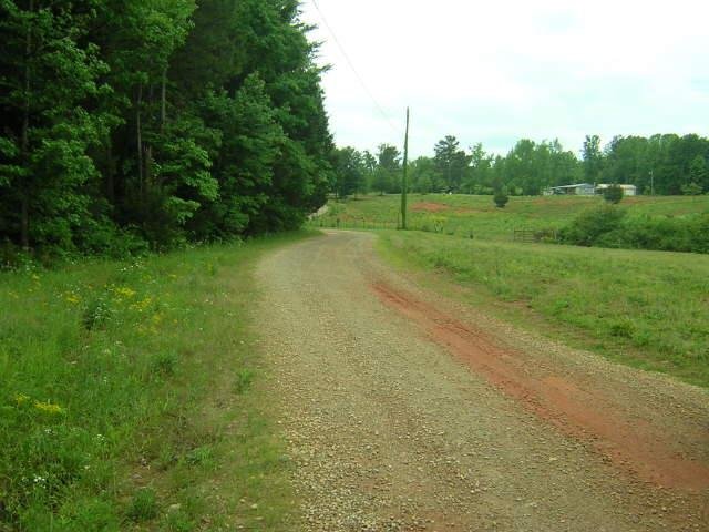 456 Mountain View Rd, Carnesville, GA 30521 photo 3