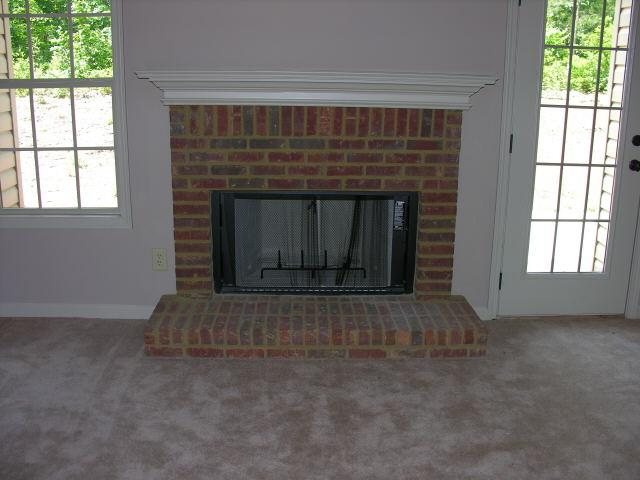 115 Red Oak Dr, Barnesville, GA 30204 photo 3