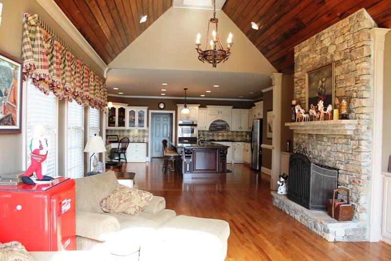 7615 Stratton Pt, Suwanee, GA 30024 photo 5