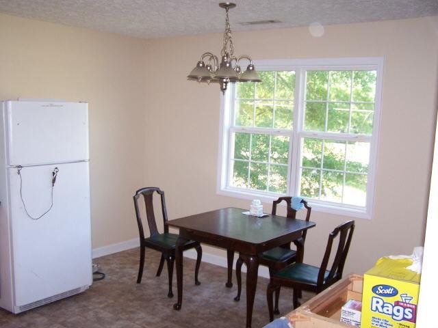 260 E Wright St, Winder, GA 30680 photo 4