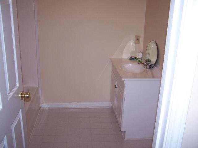 260 E Wright St, Winder, GA 30680 photo 9