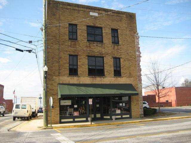 19 E Candler St, Winder, GA 30680 photo 1