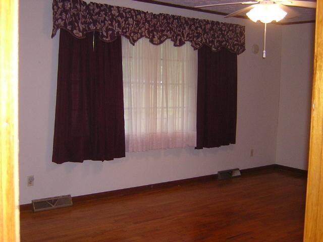 330 Clark Cir, Hull, GA 30646 photo 2