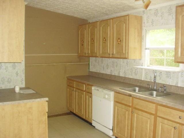 280 Helen Rd, Covington, GA 30016 photo 4