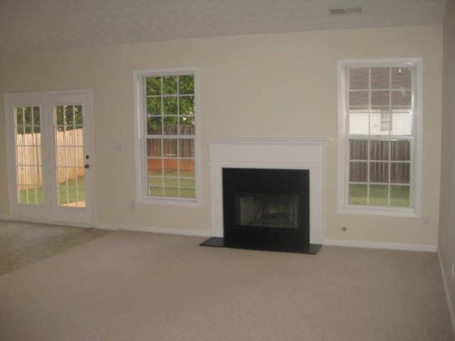 1039 Maple Leaf Dr, Mcdonough, GA 30253 photo 2