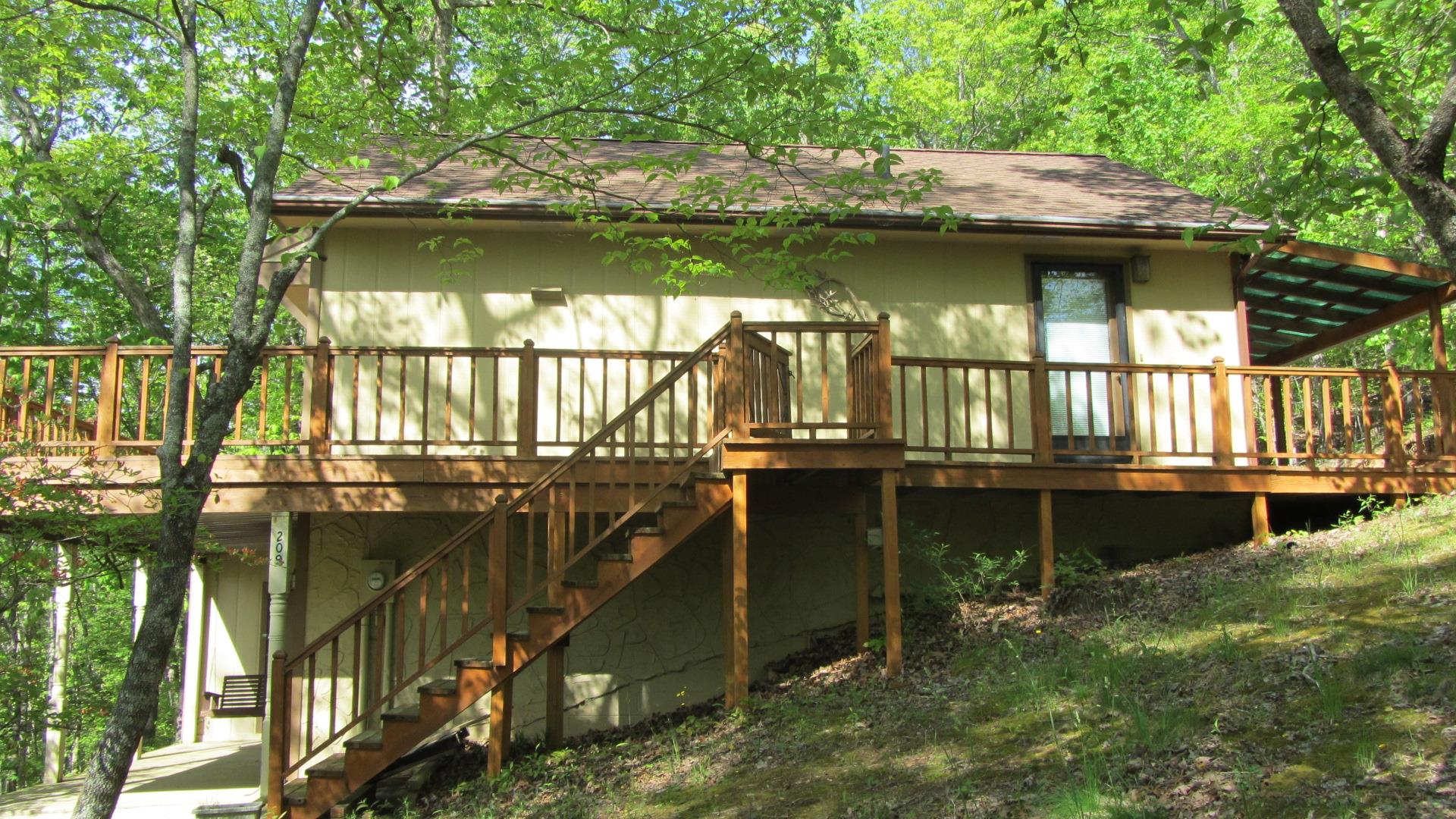 209 Skyview Dr, Clarkesville, GA 30523 photo 3