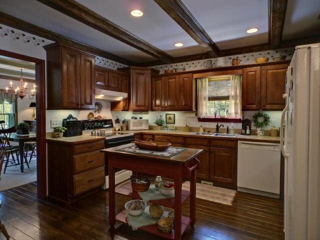 291 Laurel Place Dr, Cornelia, GA 30531 photo 3