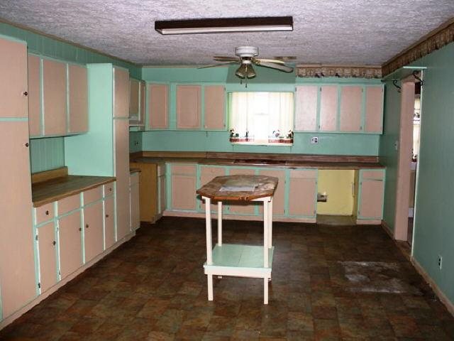 284 E Gordon, Lyons, GA 30436 photo 3