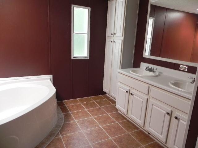 926 Walnut Dr, Monroe, GA 30655 photo 11