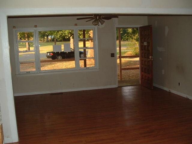 32 E 2nd St, Lindale, GA 30147 photo 3