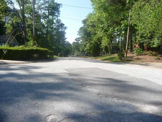 3906 Sable Dr, Stone Mountain, GA 30083 photo 2