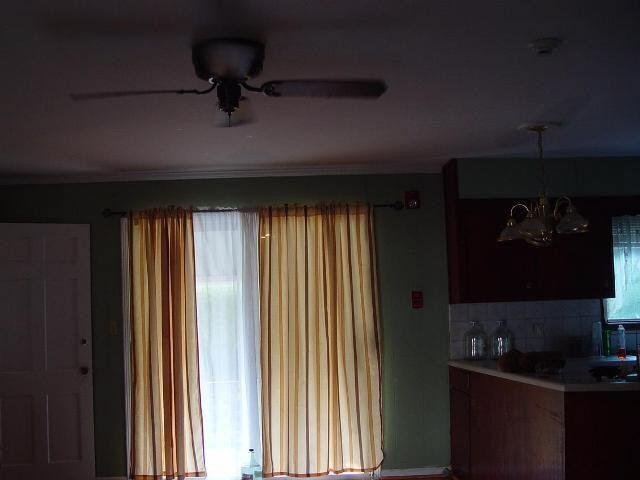 3906 Sable Dr, Stone Mountain, GA 30083 photo 4