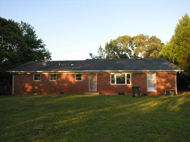 3952 Harmony Dr, Gainesville, GA 30507 photo 2