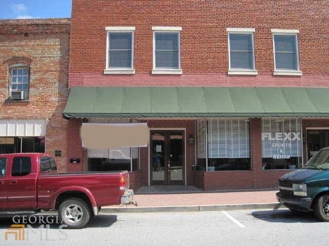 69 E Doyle St, Toccoa, GA 30577 photo 2