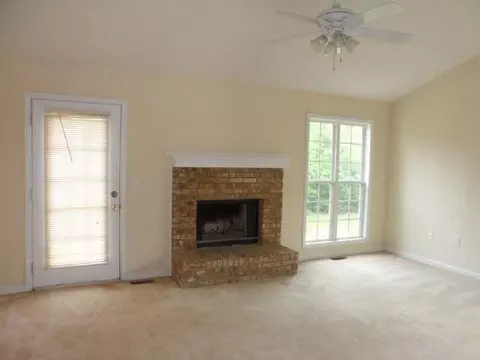 185 Shadowbrook Trce, Covington, GA 30016 photo 7