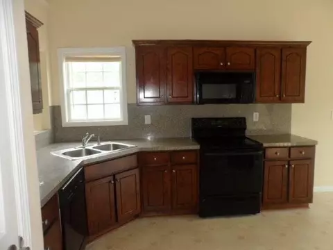 185 Shadowbrook Trce, Covington, GA 30016 photo 4