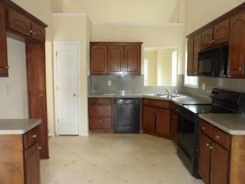 185 Shadowbrook Trce, Covington, GA 30016 photo 5