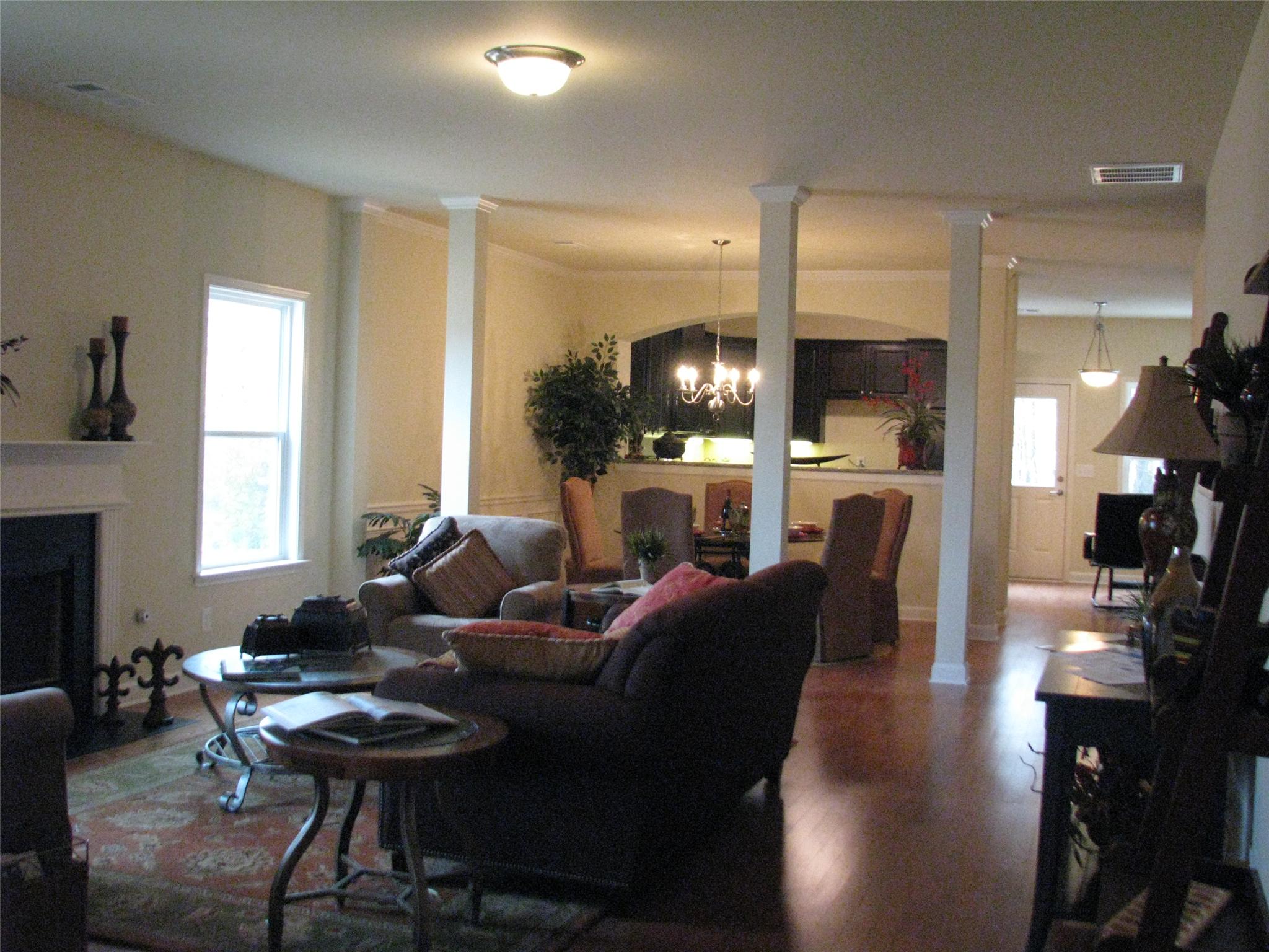 470 Pringle Dr, Suwanee, GA 30024 photo 2