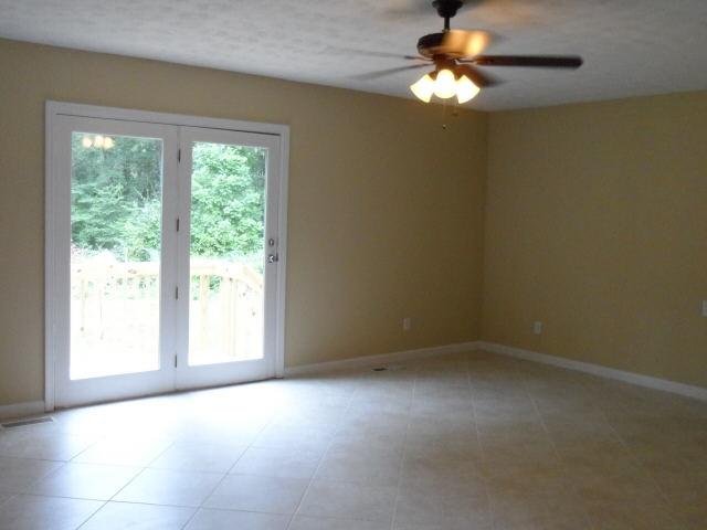 1242 Dixie Rd, Covington, GA 30014 photo 6