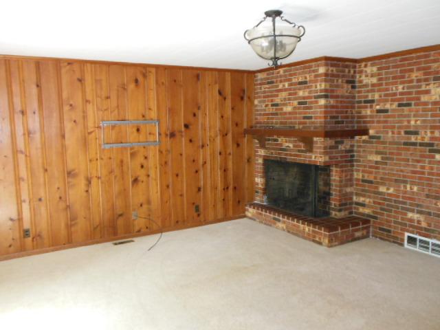212 E Lane Cir, Lagrange, GA 30240 photo 4