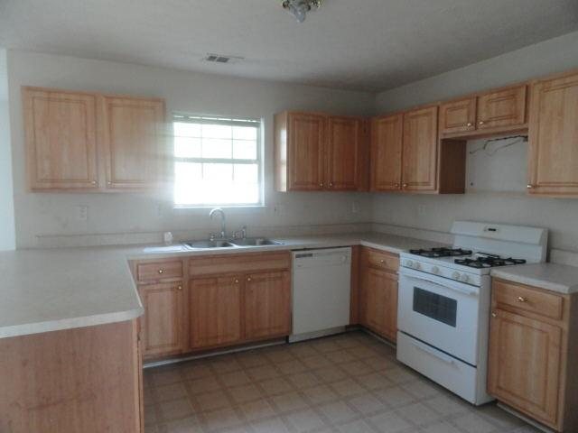 205 Hazelhurst Dr, Covington, GA 30016 photo 3