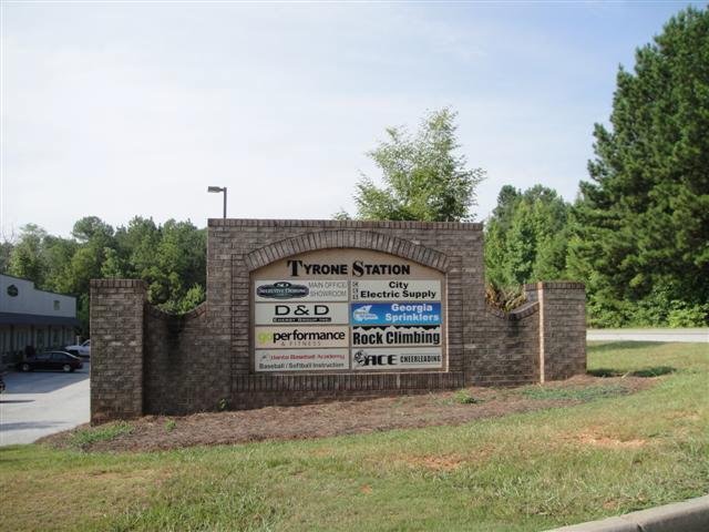 110 Depot Ct, Tyrone, GA 30290 photo 3