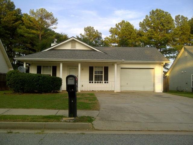1393 N Hampton Dr, Hampton, GA 30228 photo 1