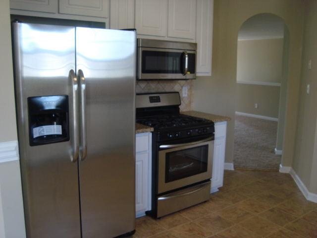 212 River View Ct, Hampton, GA 30228 photo 5